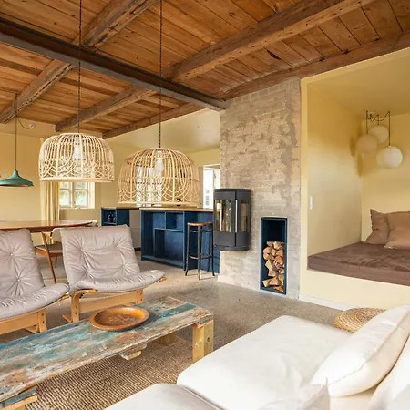 Historic Fisherman's Gem With Twist In Klitmoller בית נופש