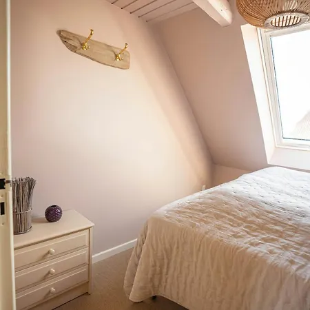 בית נופש Historic Fisherman's Gem With Twist In Klitmoller *